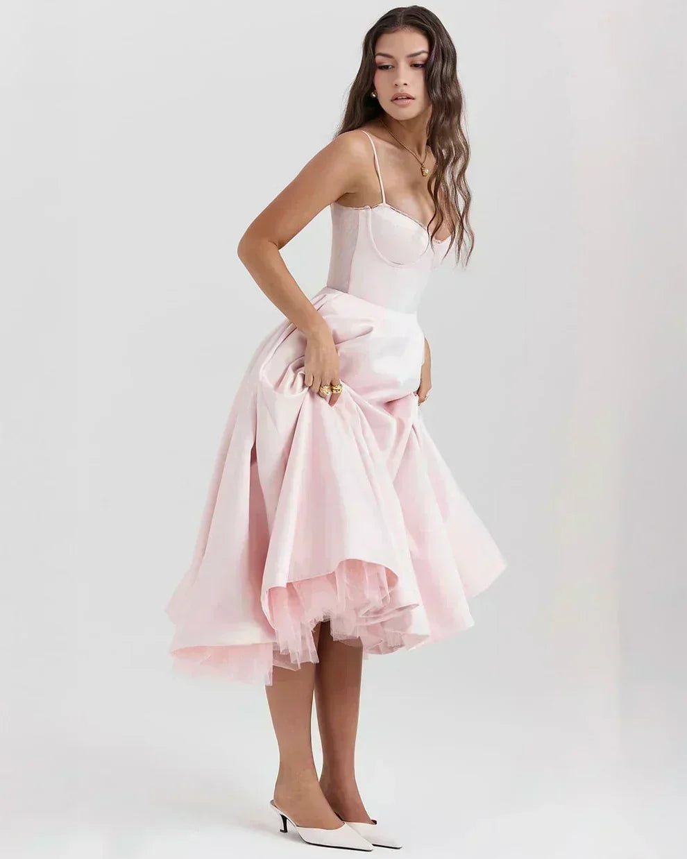 Ausgestelltes Abendkleid